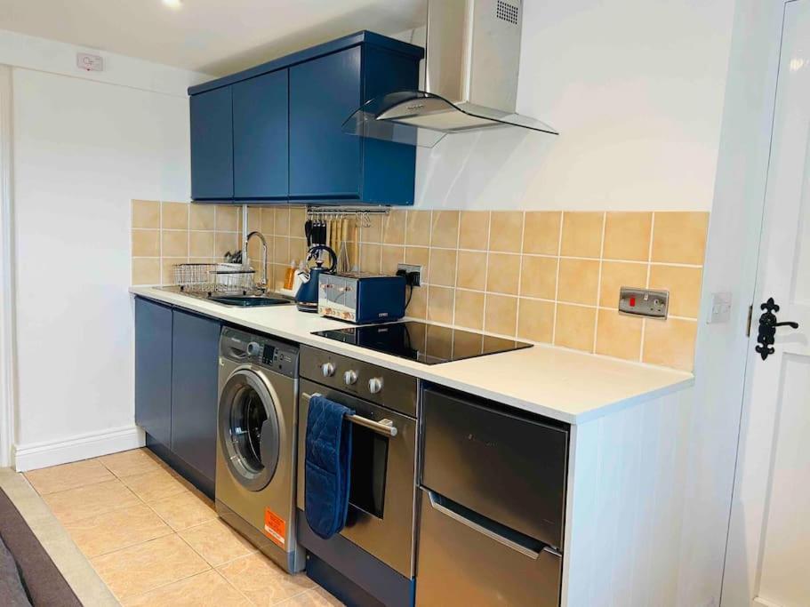 The Mill Stylish Rural Apartment With Beautiful Views Welsh Newton Common Exterior foto